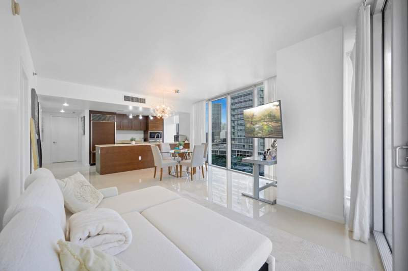 2 bedroom Condominium at 475 Brickell Avenue 1815, Icon Brickell, Miami — photo 5