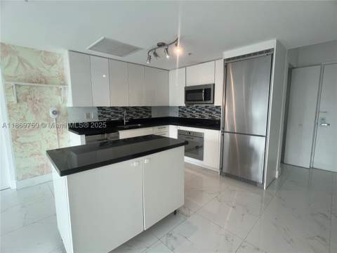 92 SW 3rd St 3803, Miami FL - photo 7 of 31