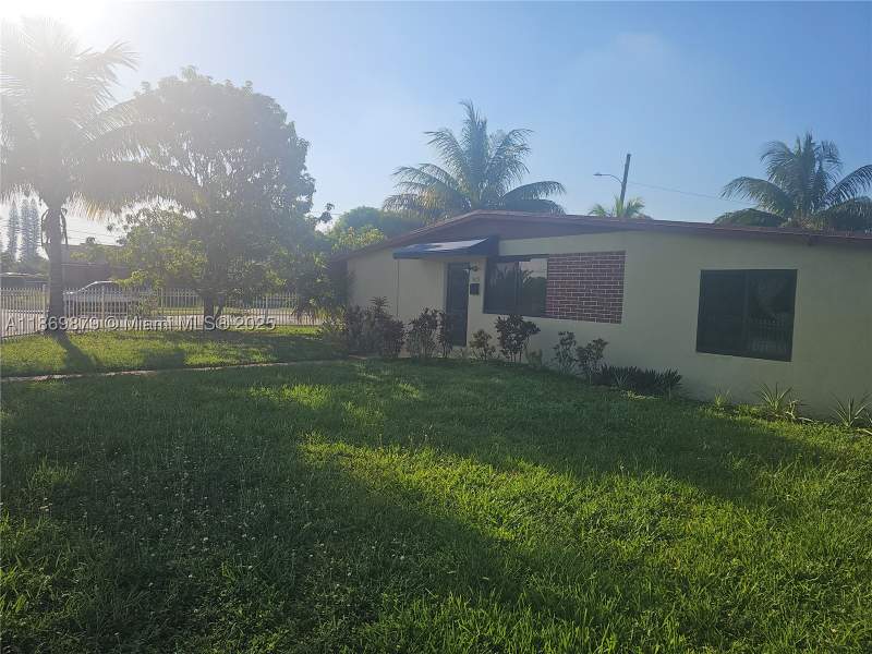 3 bedroom SingleFamilyResidence at 500 NW 199th St, Sierra Mirada, Miami Gardens — photo 2