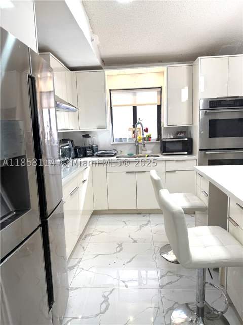 11266 SW 33rd St, Miami FL - photo 13 of 19
