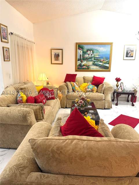 11266 SW 33rd St, Miami FL - photo 6 of 19