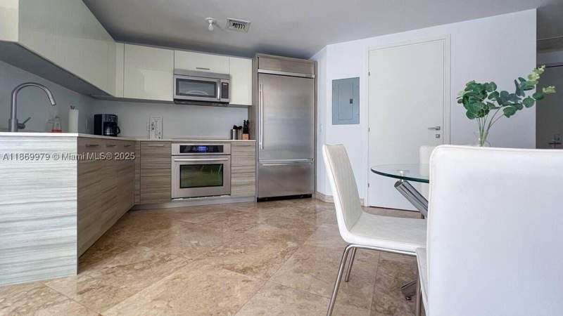 2 bedroom Condominium at 1300 Brickell Bay Dr 3007, Brickellhouse Condo, Miami — photo 3