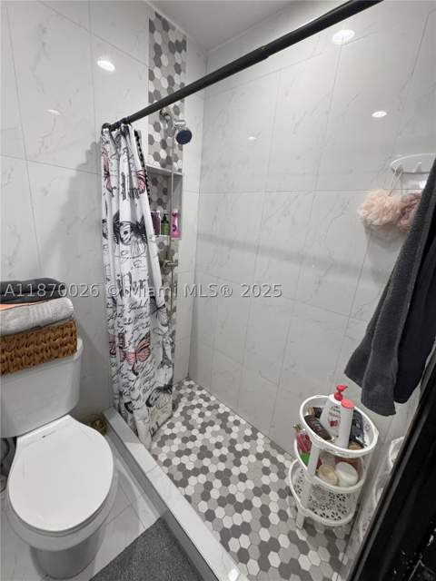 6411 W 27th Way 201, Hialeah FL - photo 12 of 21