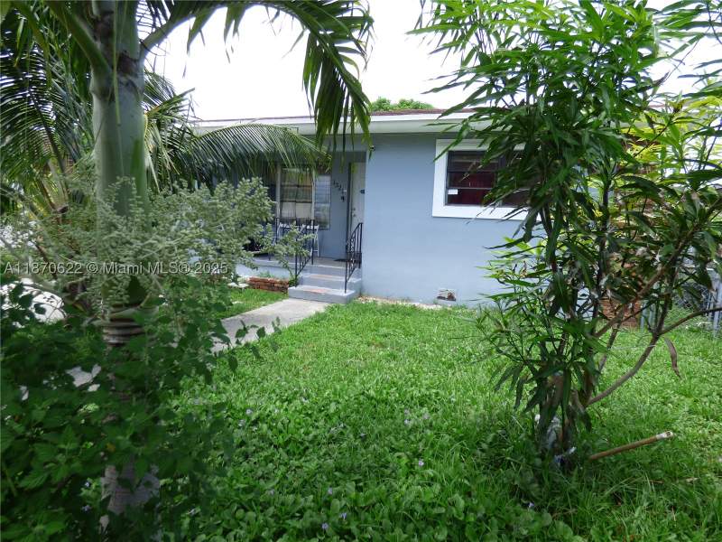 3 bedroom SingleFamilyResidence at 1321 NW 72nd St, T L Johnson Sub In Sw1/4, Miami — photo 4