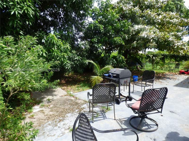 3 bedroom SingleFamilyResidence at 1321 NW 72nd St, T L Johnson Sub In Sw1/4, Miami — photo 5