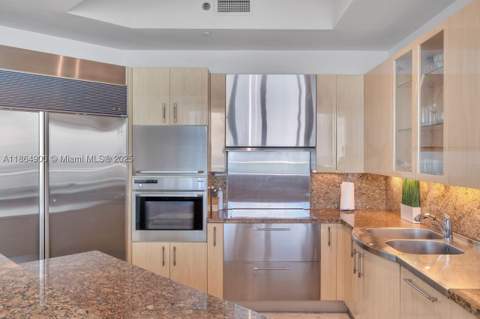 100 S Pointe Dr 2208, Miami Beach FL - photo 10 of 30