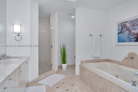 100 S Pointe Dr 2208, Miami Beach FL - photo 21 of 30