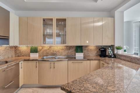 100 S Pointe Dr 2208, Miami Beach FL - photo 8 of 30