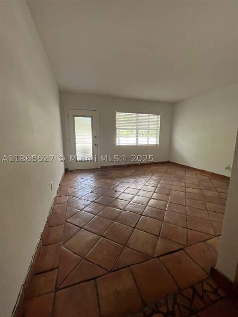 645 NE 77th St 6, Miami FL - photo 6 of 10