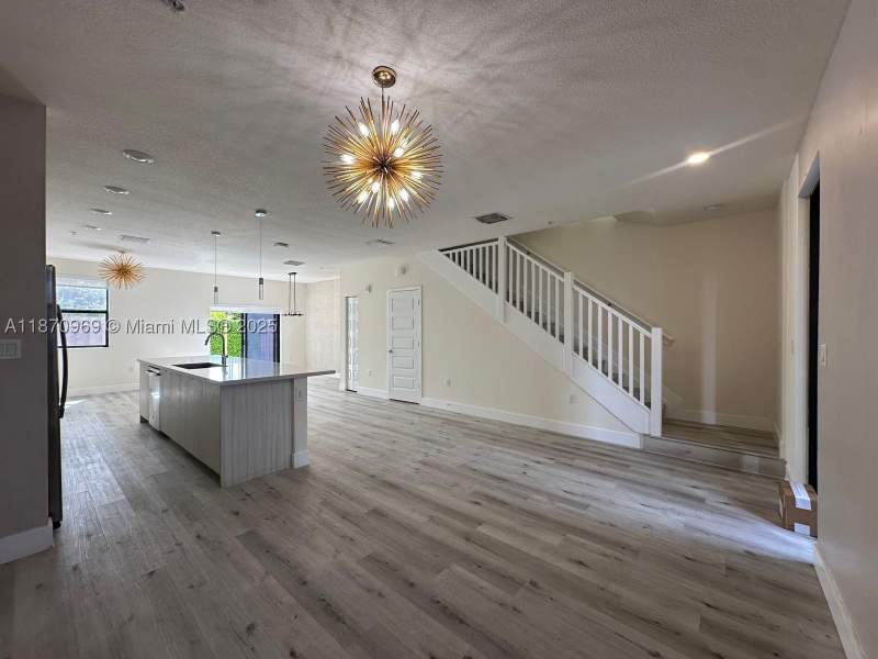 3 bedroom Condominium at 10413 NW 82nd St 9, Highland At Park Central, Doral — photo 2
