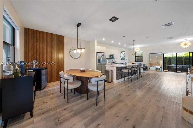 3 bedroom Condominium at 10413 NW 82nd St 9, Highland At Park Central, Doral — photo 3