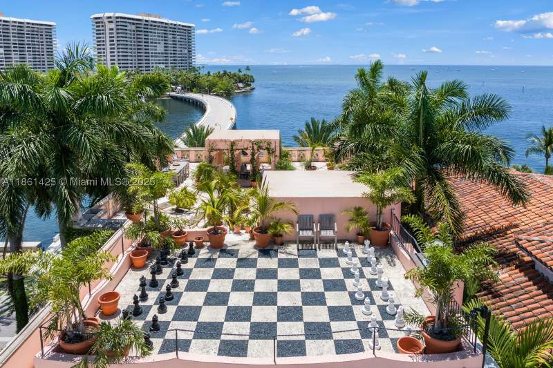 5 bedroom SingleFamilyResidence at 1840 S Bayshore Ln, Tenzer Plat, Miami — photo 4