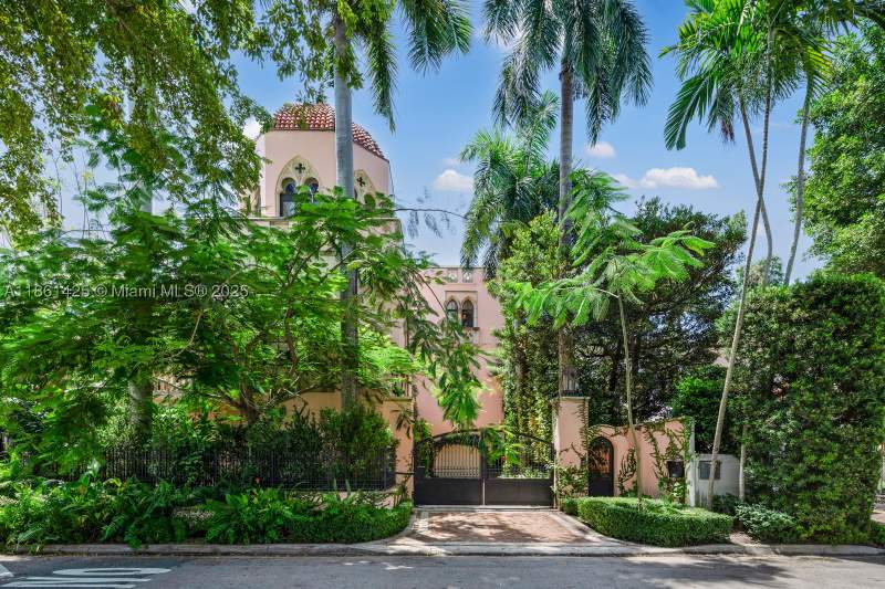 5 bedroom SingleFamilyResidence at 1840 S Bayshore Ln, Tenzer Plat, Miami — photo 5