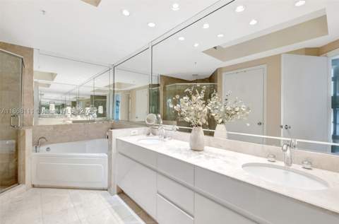 848 Brickell Key Dr 2605, Miami FL - photo 17 of 35