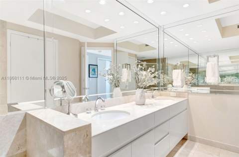 848 Brickell Key Dr 2605, Miami FL - photo 18 of 35