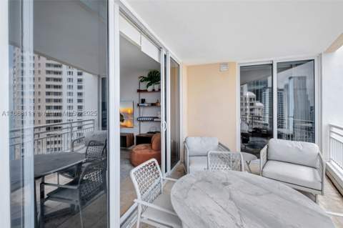 848 Brickell Key Dr 2605, Miami FL - photo 24 of 35