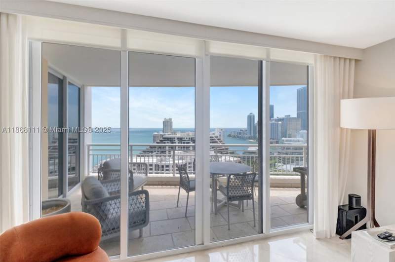 2 bedroom Condominium at 848 Brickell Key Dr 2605, Three Tequesta Point Cond, Miami — photo 3