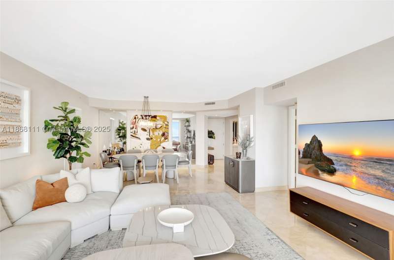 2 bedroom Condominium at 848 Brickell Key Dr 2605, Three Tequesta Point Cond, Miami — photo 4