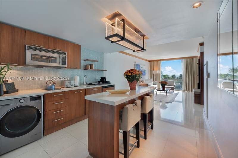 1 bedroom Condominium at 6801 Collins Ave 418 (deed 407), Central Carillon Beach Co, Miami Beach — photo 2