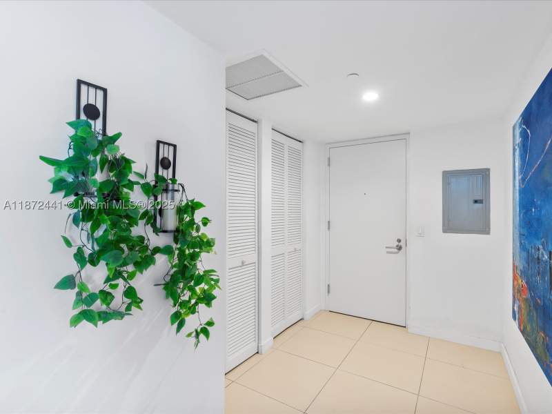 2 bedroom Condominium at 31 SE 6th St 802, Mybrickell Condo, Miami — photo 2