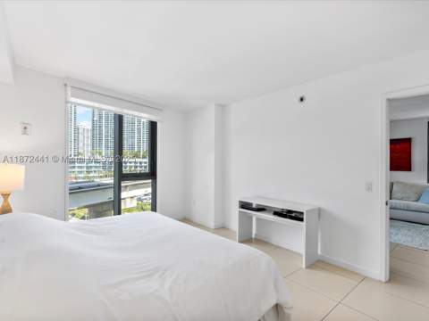 31 SE 6th St 802, Miami FL - photo 22 of 37