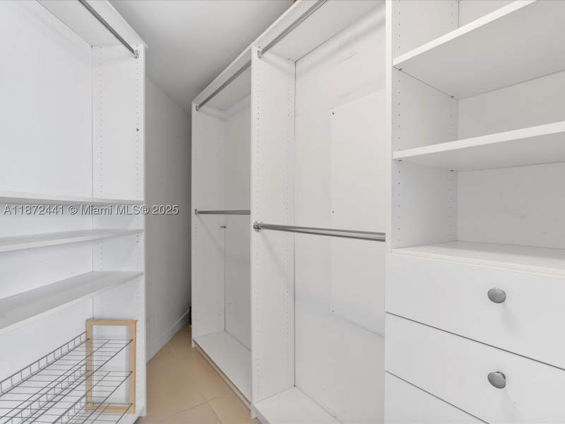 2 bedroom Condominium at 31 SE 6th St 802, Mybrickell Condo, Miami — photo 3