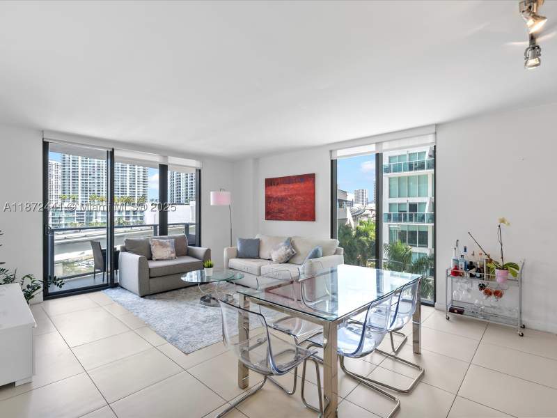 2 bedroom Condominium at 31 SE 6th St 802, Mybrickell Condo, Miami — photo 4