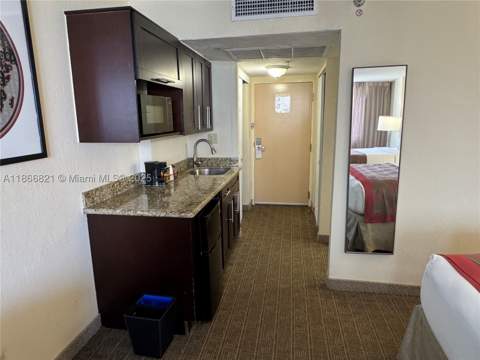 19201 Collins Ave 1108, Sunny Isles Beach FL - photo 17 of 24