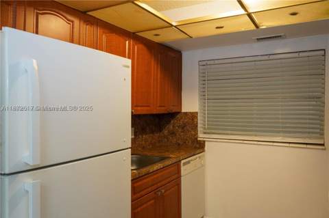 11855 NE 19th Dr 10, North Miami FL - photo 6 of 19
