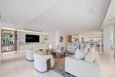 7921 Fisher Island Dr 7921, Miami Beach FL - photo 9 of 54
