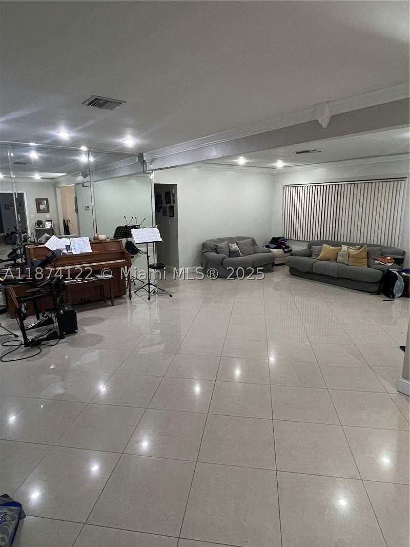 5 bedroom SingleFamilyResidence at 7521 SW 57th Ter, Camner Estates, Miami — photo 3