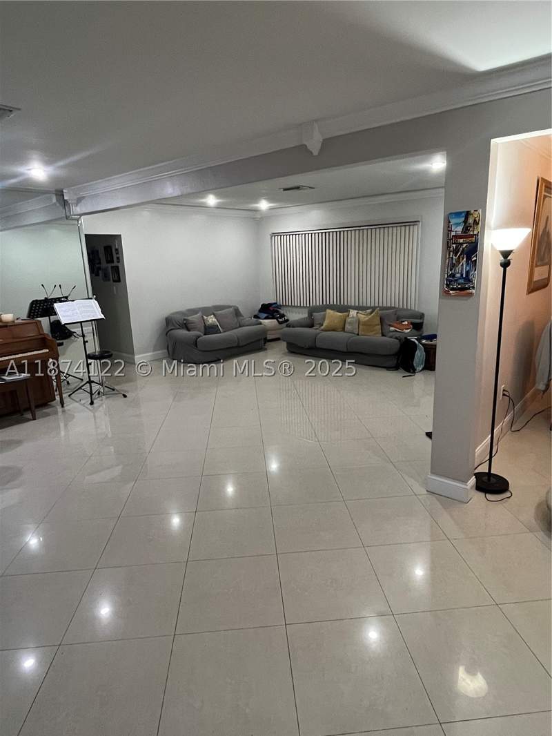 5 bedroom SingleFamilyResidence at 7521 SW 57th Ter, Camner Estates, Miami — photo 4