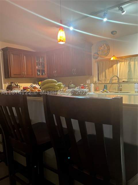7521 SW 57th Ter, Miami FL - photo 6 of 23