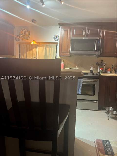 7521 SW 57th Ter, Miami FL - photo 7 of 23