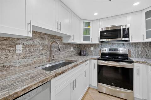 2401 Collins Ave 1005, Miami Beach FL - photo 7 of 19