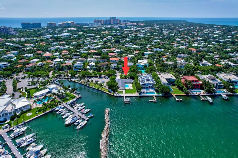 4 bedroom SingleFamilyResidence at 200 Harbor Dr, Tropical Isle Homes Sub 4, Key Biscayne — photo 3