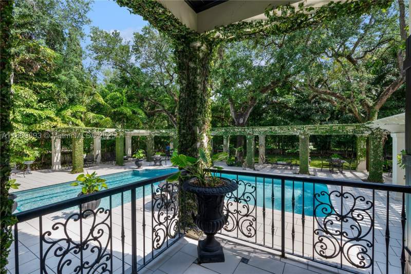 6 bedroom SingleFamilyResidence at 612 Sunset Dr, Coral Gables Bisc Bay Sec, Coral Gables — photo 4