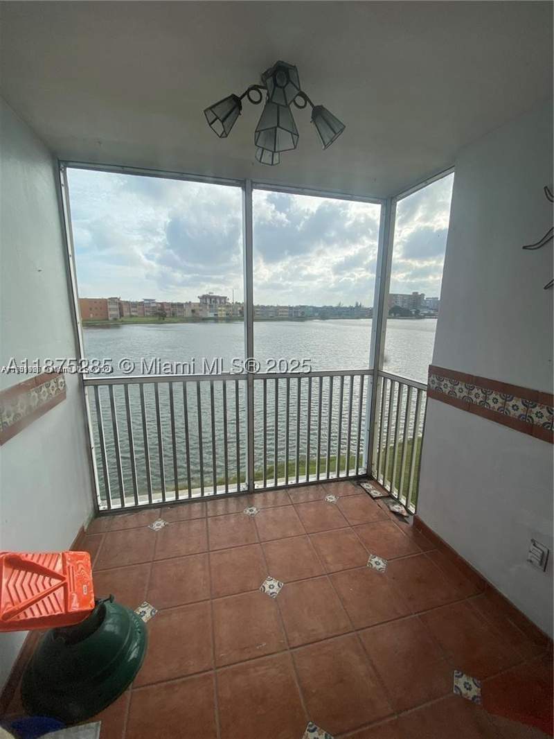 2 bedroom Condominium at 1670 NE 191st St 315-3, Jade Winds Group Allamand, Miami — photo 4