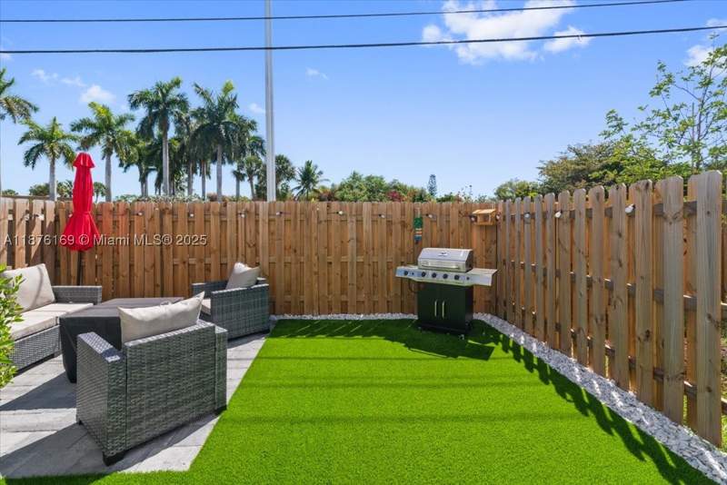 3 bedroom Townhouse at 13378 SW 287th Ter 13378, Pine Isle, Homestead — photo 3