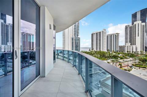 17550 Collins Ave 1003, Sunny Isles Beach FL - photo 6 of 57