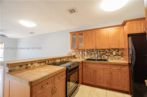 120 Royal Palm Rd 315, Hialeah Gardens FL - photo 10 of 17