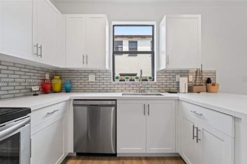 403 NE 212th St, Miami FL - photo 15 of 58