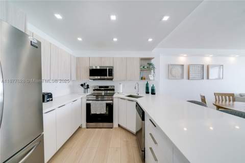 5601 Collins Ave 1011, Miami Beach FL - photo 10 of 32