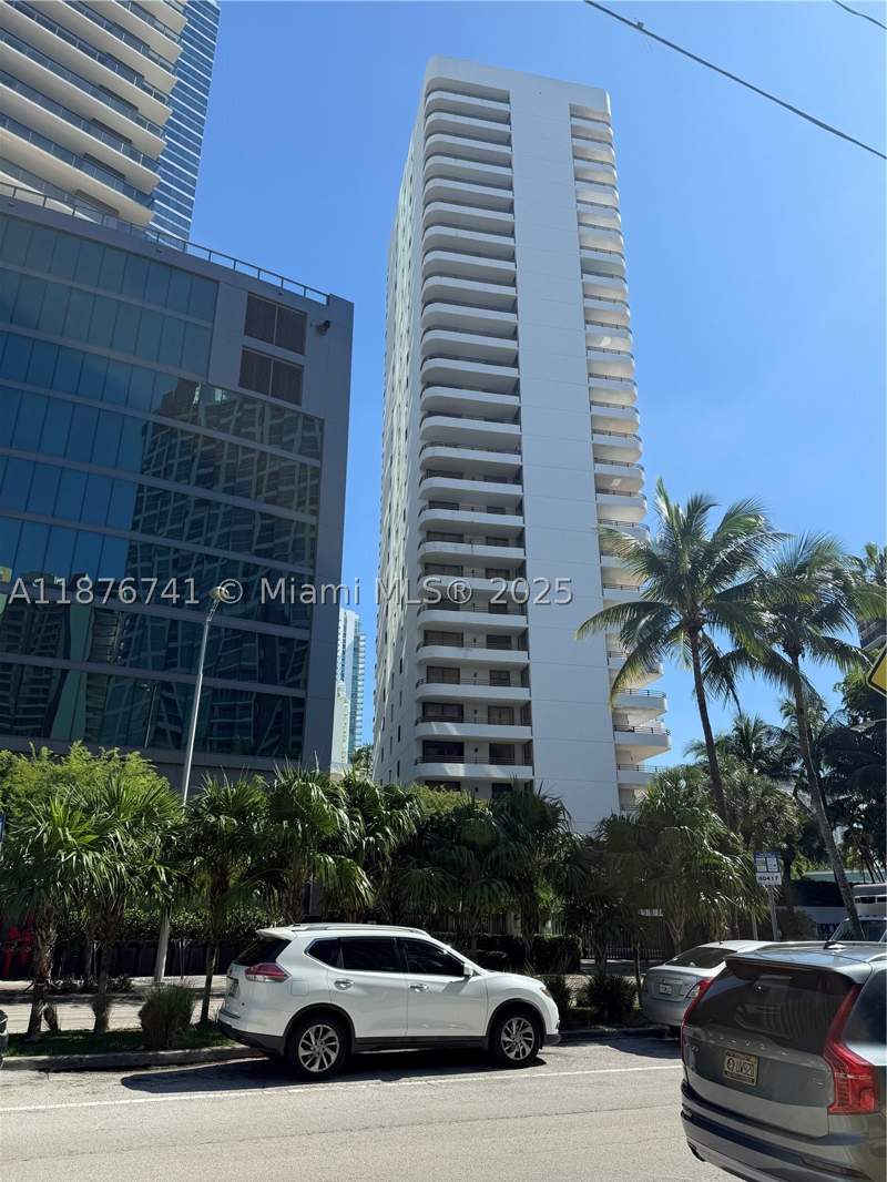 2 bedroom Condominium at 151 SE 15th Rd 2703, Brickell East Condo, Miami — photo 2