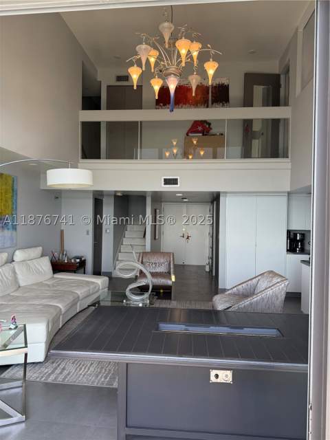 151 SE 15th Rd 2703, Miami FL - photo 9 of 11
