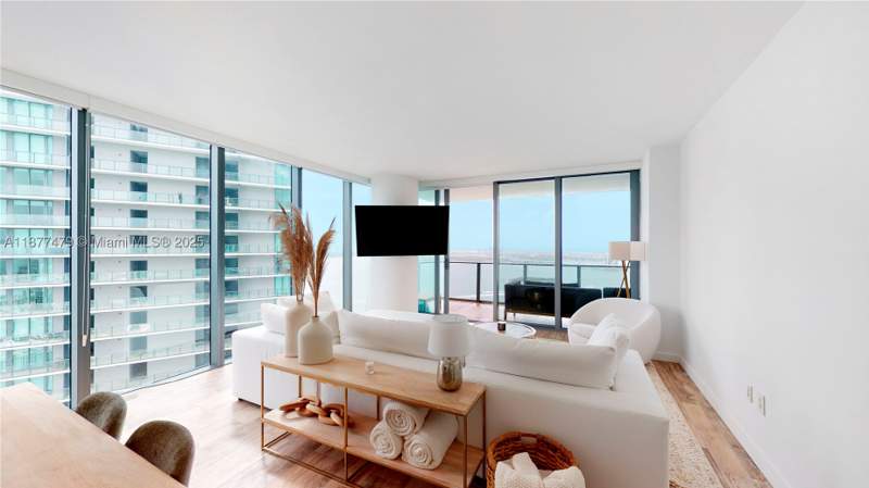 1 bedroom Condominium at 650 NE 32nd St 4607, Paraiso Bay Condo, Miami — photo 2