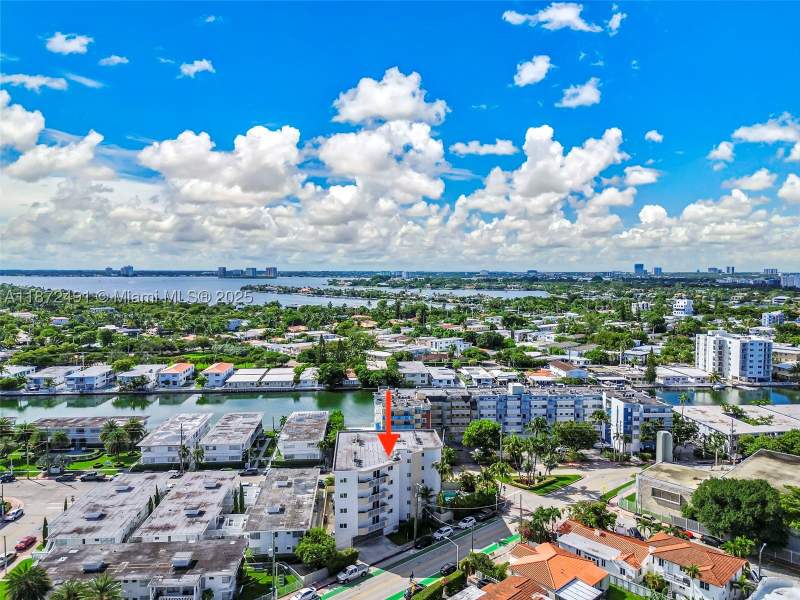 2 bedroom Condominium at 7830 Dickens Ave 202, Dickens Gardens Condo, Miami Beach — photo 5