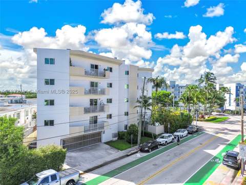 7830 Dickens Ave 202, Miami Beach FL - photo 7 of 40