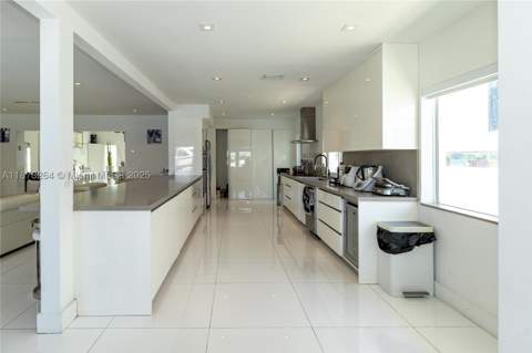 1215 N Biscayne Point Rd, Miami Beach FL - photo 22 of 54