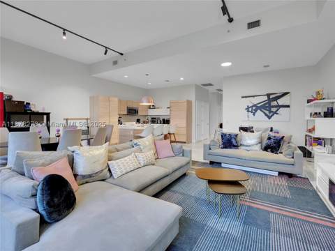 16385 Biscayne Blvd 105, North Miami Beach FL - photo 10 of 25